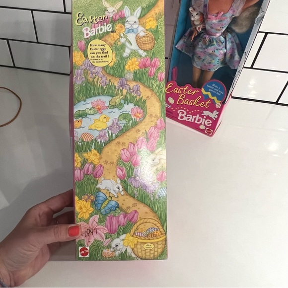 COLLECTOR’S EDITION EASTER BARBIES, set of 2 🐣 🐰 🌺 👱🏻‍♀️ - Picture 8 of 14